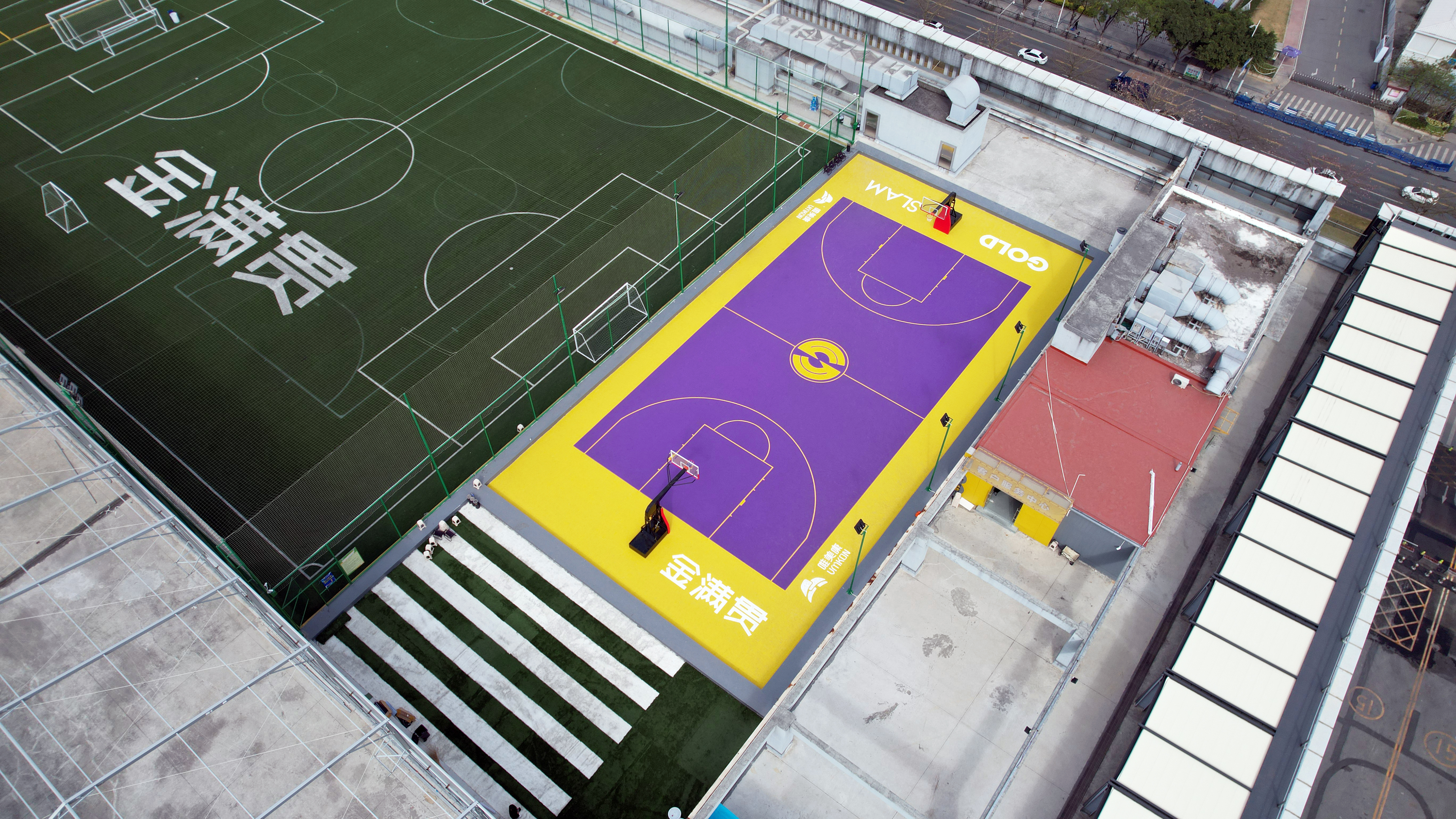 廣州金滿貫網(wǎng)球俱樂部 戶外籃球場